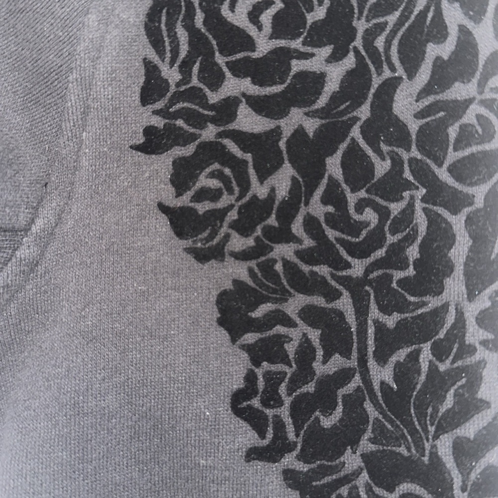 Lululemon Floral Flock pullover in Velvet Black size 8 - Picture 7 of 7